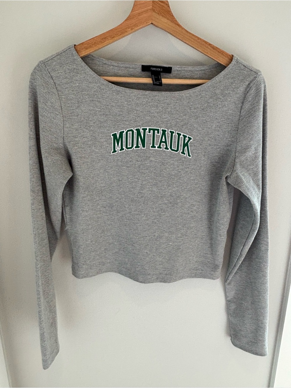 Forever 21 Gray Long-Sleeve Montauk Crop Top with Green Logo